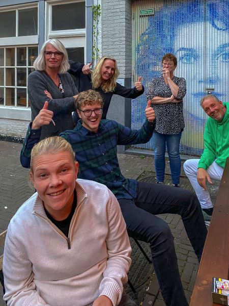 Melanie, Iris (voorgrond), Michael, Petra, Riek en Patrick.jpg