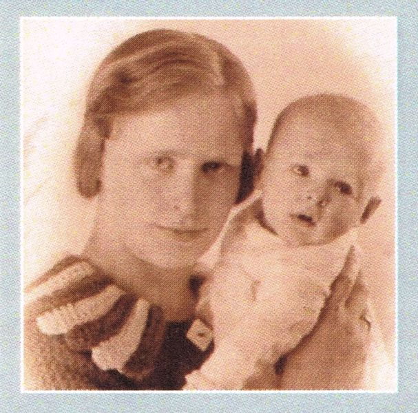 Baby Roel met z'n moeder.jpg